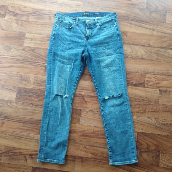 Banana Republic men’s slim straight distressed jeans - Picture 2 of 4